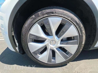 2023 Tesla Model Y Long Range - miniatura 21