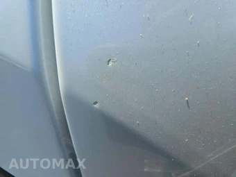 2023 Tesla Model Y Long Range - miniatura 25