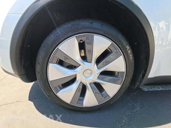2023 Tesla Model Y Long Range - miniatura 27
