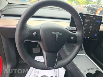 2023 Tesla Model Y Long Range - miniatura 10