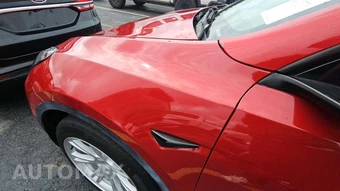 2023 Tesla Model Y Long Range - miniatura 42