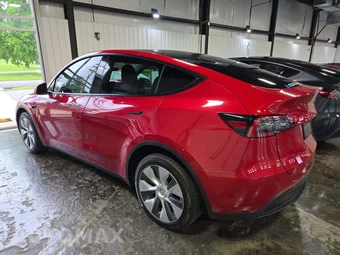 2023 Tesla Model Y Long Range - miniatura 2