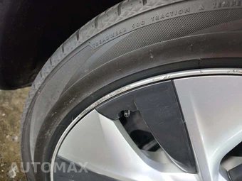 2023 Tesla Model Y Long Range - miniatura 26