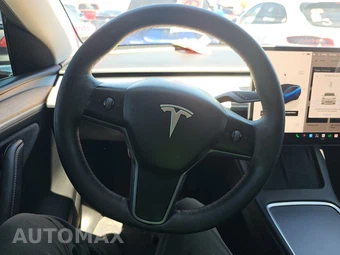 2023 Tesla Model Y Long Range - miniatura 10