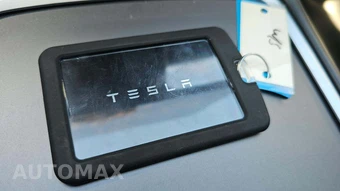 2023 Tesla Model Y Long Range - miniatura 17