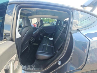 2023 Tesla Model Y Long Range - miniatura 13