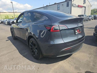 2023 Tesla Model Y Long Range - miniatura 2