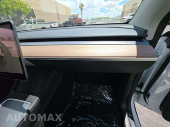 2023 Tesla Model Y Long Range - miniatura 16