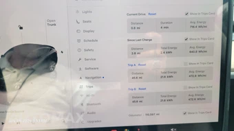 2023 Tesla Model Y Long Range - miniatura 25