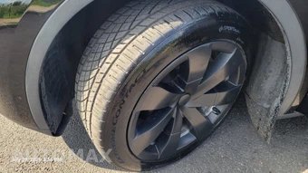2023 Tesla Model Y Long Range - miniatura 28