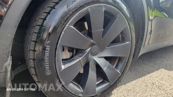 2023 Tesla Model Y Long Range - miniatura 31