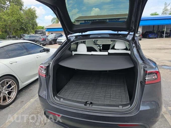 2023 Tesla Model Y Long Range - miniatura 14