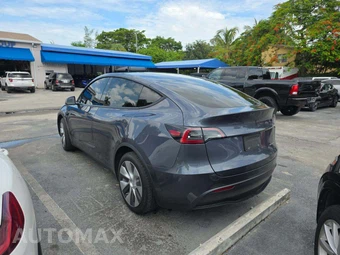 2023 Tesla Model Y Long Range - miniatura 2