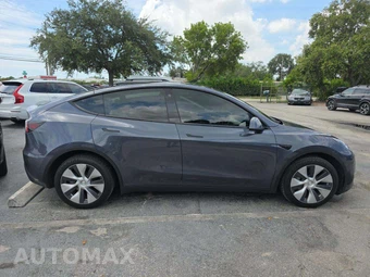 2023 Tesla Model Y Long Range - miniatura 4