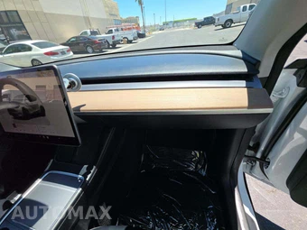 2023 Tesla Model Y Long Range - miniatura 16