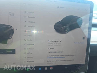2023 Tesla Model Y Long Range - miniatura 12