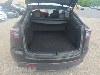 2023 Tesla Model Y Long Range - miniatura 16