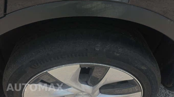 2023 Tesla Model Y Long Range - miniatura 25