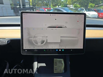 2023 Tesla Model Y Long Range - miniatura 10