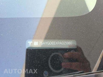 2023 Tesla Model Y Long Range - miniatura 6