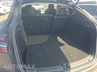 2023 Tesla Model Y Long Range - miniatura 17