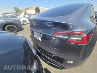 2023 Tesla Model Y Long Range - miniatura 5