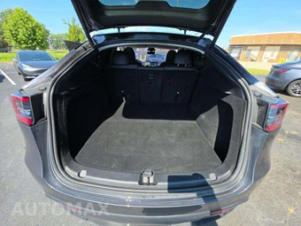 2023 Tesla Model Y Long Range - miniatura 11