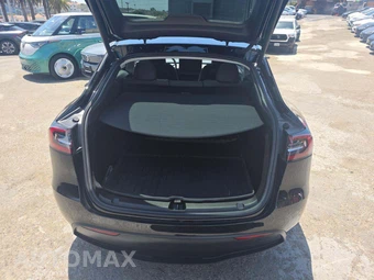 2023 Tesla Model Y Long Range - miniatura 11