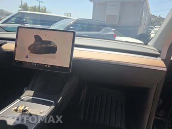 2023 Tesla Model Y Long Range - miniatura 17