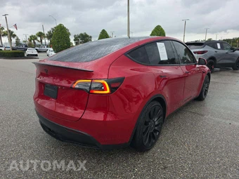 2023 Tesla Model Y Long Range - miniatura 3