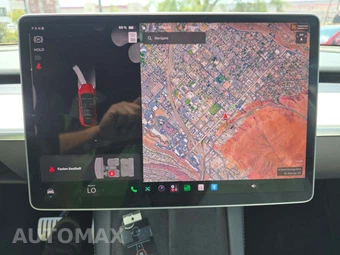 2023 Tesla Model Y Long Range - miniatura 23