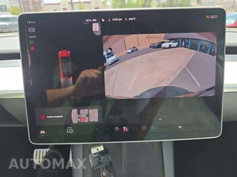 2023 Tesla Model Y Long Range - miniatura 24