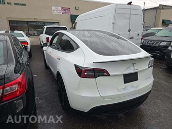 2023 Tesla Model Y Long Range - miniatura 2