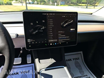 2023 Tesla Model Y Long Range - miniatura 10