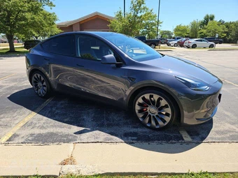 2023 Tesla Model Y Long Range - miniatura 4
