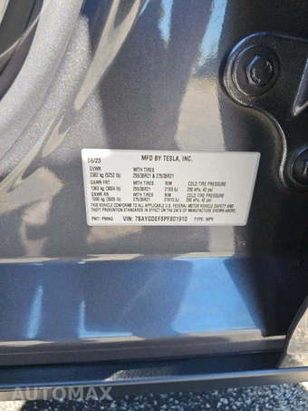 2023 Tesla Model Y Long Range - miniatura 5