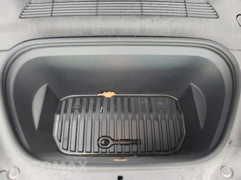2023 Tesla Model Y Long Range - miniatura 15
