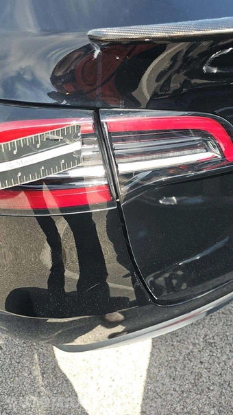 2023 Tesla Model Y Long Range - miniatura 19