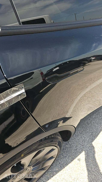 2023 Tesla Model Y Long Range - miniatura 23
