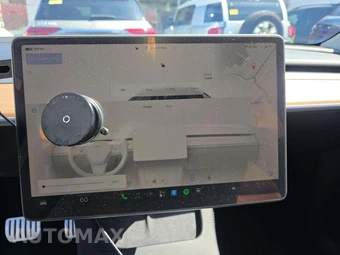 2023 Tesla Model Y Long Range - miniatura 10