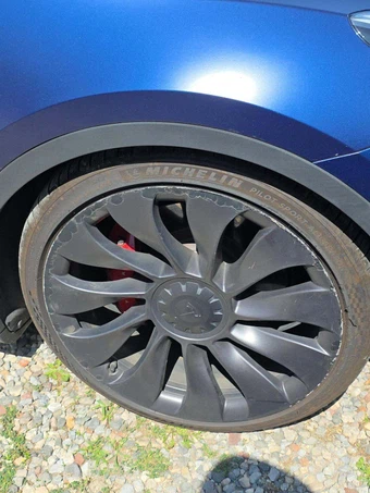 2023 Tesla Model Y Long Range - miniatura 23