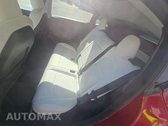 2023 Tesla Model Y Performance - miniatura 13