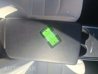 2023 Tesla Model Y Performance - miniatura 8