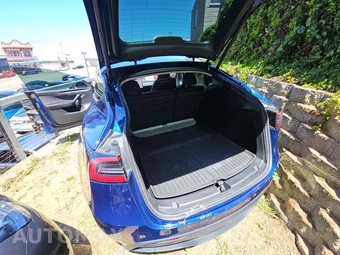 2023 Tesla Model Y Performance - miniatura 14