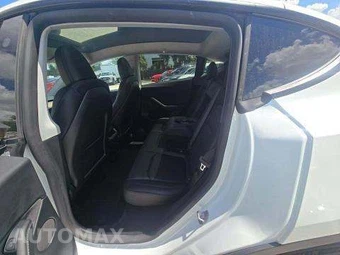2023 Tesla Model Y Performance - miniatura 14