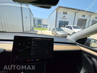 2023 Tesla Model Y Performance – miniatura 10