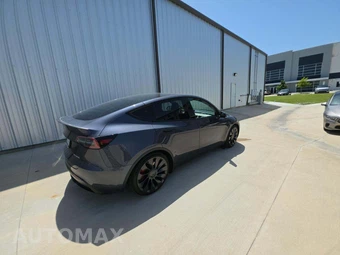 2023 Tesla Model Y Performance – miniatura 3