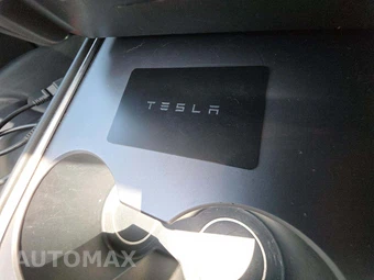 2023 Tesla Model Y Performance – miniatura 8