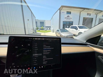 2023 Tesla Model Y Performance – miniatura 9