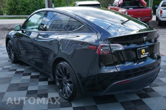 2023 Tesla Model Y Performance - miniatura 9
